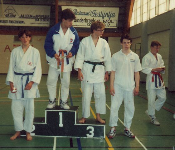 19910000_mol.jpg